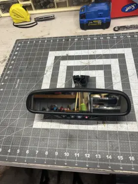 67836 United Recyclers Group 1999-2006 Chevy/gmc Rear View Mirror With Temperature And Onstar